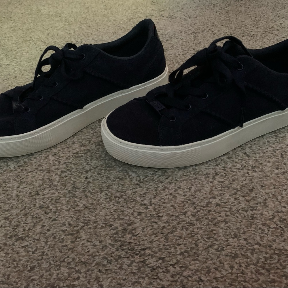 UGG women’s tennis shoes